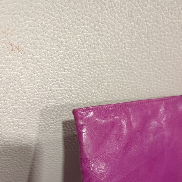 HOBO Vibrant Purple Wristlet - Picture 3 of 8